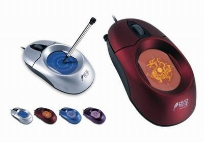 Hangwang T&amp;MOUSE cũng là con chuột máy tính độc đáo khi bỗng dưng xuất hiện một phần hõm ở lòng bàn tay cầm chuột như một hố tử thần.