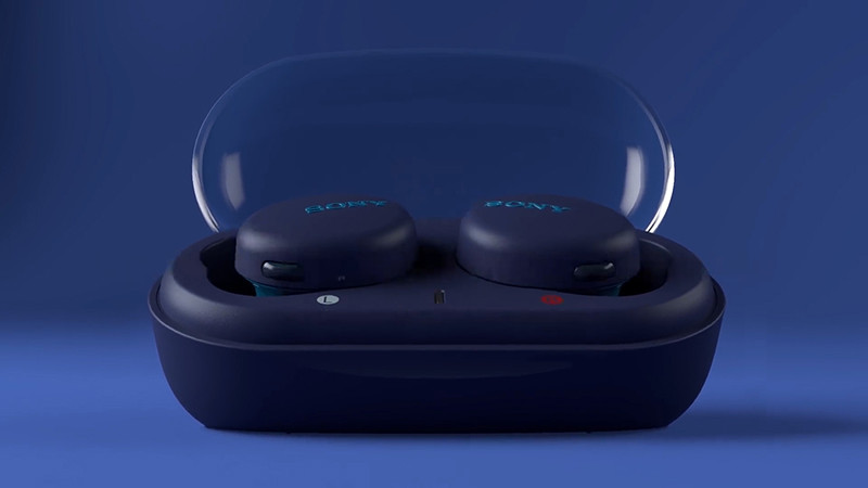 WF-XB700 có hỗ trợ sạc nhanh, 10 phút sạc người dùng có thể nghe nhacj đến 60 phút. Khi pin đầy mẫu tai nghe có thời lượng lên tới 18 tiếng.