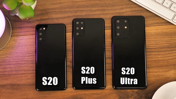 Galaxy S20 và S20+ đều có camera chính 12 MP, ống kính tele 64 MP và camera góc rộng 12 MP ở mặt lưng. Cụm camera sau của Galaxy S20 Ultra bao gồm ống kính chính 108 MP, camera tele 48 MP, góc rộng 12 MP. Việc tích hợp nhiều tính năng camera cho ra đời những bức ảnh với chất lượng hoàn hảo, tuy nhiên lại khiến cho thiết kế cụm camera bị đánh giá là quá dài, mất cân đối so với thiết kế chung của điện thoại. Ảnh: Onleaks