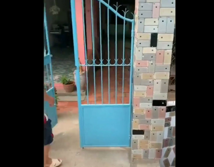 Nhiều người đồn đoán, có lẽ chủ căn nhà là chuyên gia, ông chủ, ông trùm Iphone