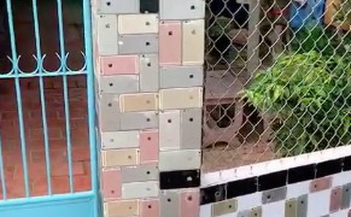 Rất nhiều những bình luận hài hước được để lại bên dưới bài viết, đồng thời bày tỏ suy đoán về "sự ra đời" của chiếc cổng căn nhà với trình độ "đại gia" như vậy