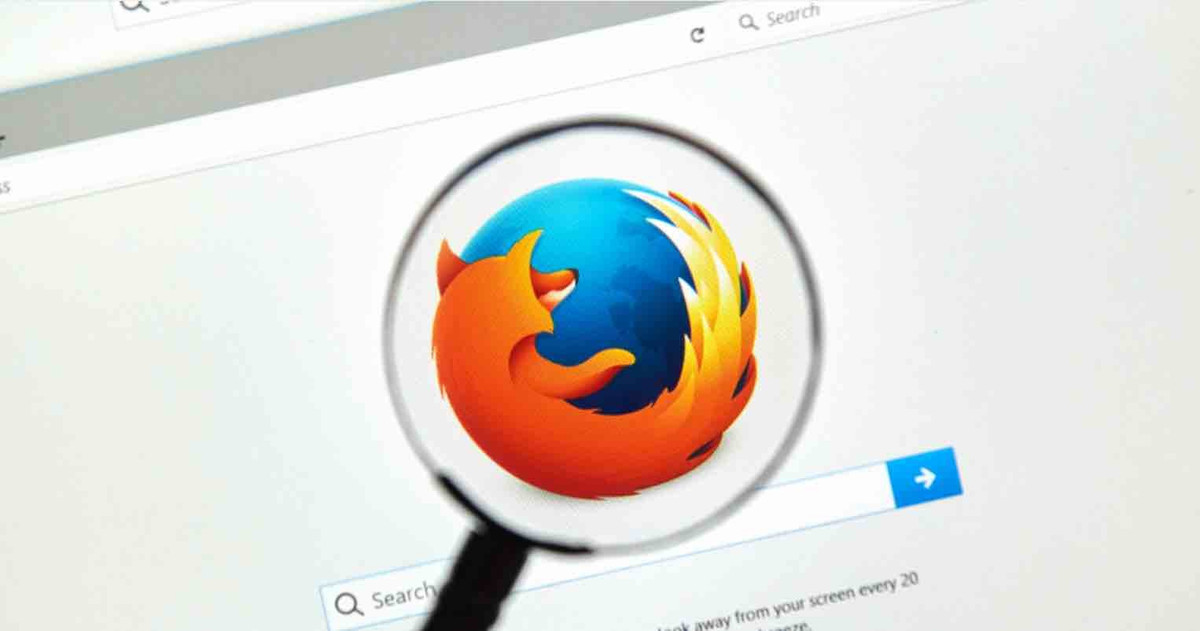 Firefox là một trình duyệt khác cũng hỗ trợ đa nền tảng, đồng bộ dữ liệu giữa các thiết bị. Trình duyệt này được Mozilla phát triển, một tổ chức hàng đầu khi nhắc đến vấn đề bảo vệ sự riêng tư của người dùng. Firefox có nhiều tính năng hơn Chrome, Firefox với theme tối màu và chế độ ban đêm được tích hợp, hỗ trợ chống theo dõi, quản lý dữ liệu tốt, v.v…