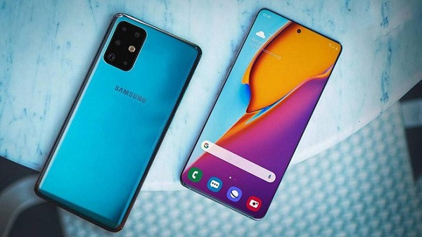 Và chiếc smartphone tốt nhất thế giới đầu năm 2020 do TechRadar bình chọn là Samsung Galaxy S20 và S20+. Hai chiếc điện thoại đều sở hữu màn hình 120 Hz và dùng bộ nhớ RAM DDR5 tốc độ cao, ống kính zoom 100x.
