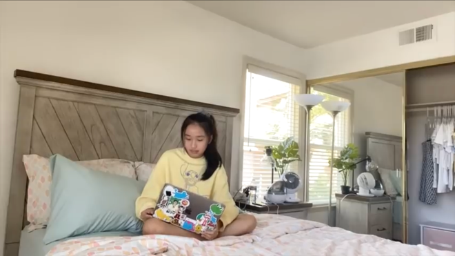 Sang Mỹ, Jenny cũng có phòng riêng và chính tay cô bạn còn sơn phòng, tự trang trí.