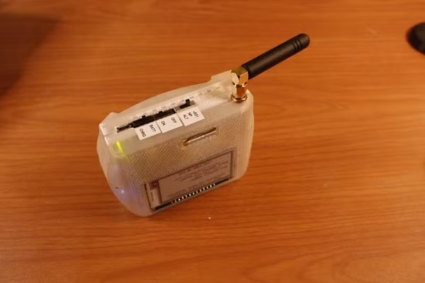 "Tôi muốn nó trở thành thiết bị liên lạc chính của bản thân. Nó vừa vặn để bỏ trong túi xách. Nó giúp tôi liên lạc nhanh hơn đến những người quan trọng và có thời lượng pin kéo dài gần 24h", Haupt chia sẻ.