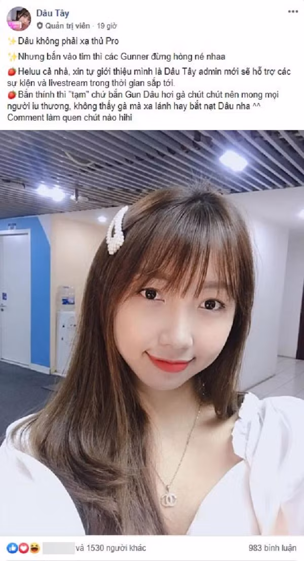 Chỉ trong vài phút mà bài đăng của nữ game thủ đã nhận được cả nghìn bình luận, đến chị em cũng không kìm được lòng mà mạnh dạn "gạ yêu''.