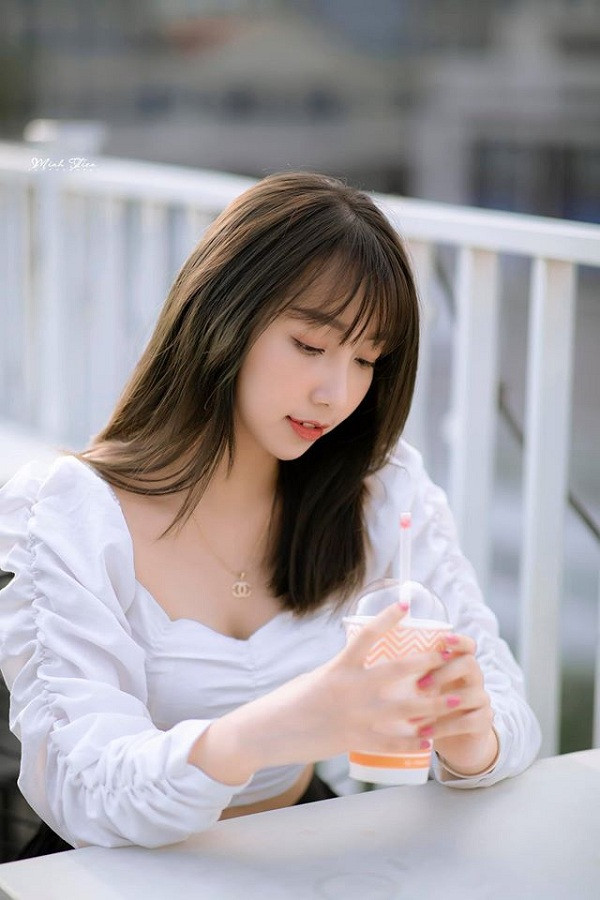 Ngay từ khi hé lộ những bức ảnh đầu tiên, Dâu Tây đã khiến cộng đồng game thủ Gun Gun Mobile đứng ngồi không yên, sốt sắng truy lùng info.