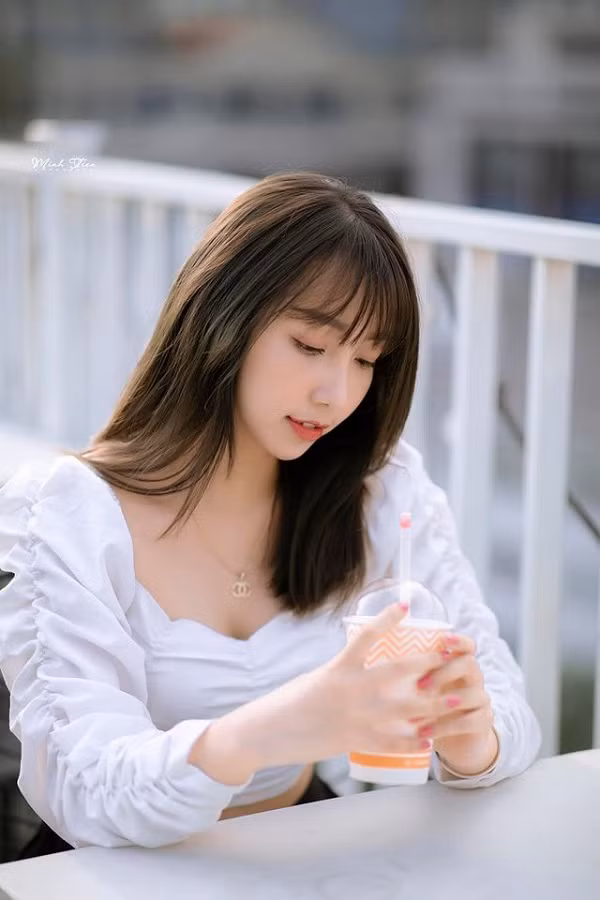 Ngay từ khi hé lộ những bức ảnh đầu tiên, Dâu Tây đã khiến cộng đồng game thủ Gun Gun Mobile đứng ngồi không yên, sốt sắng truy lùng info.