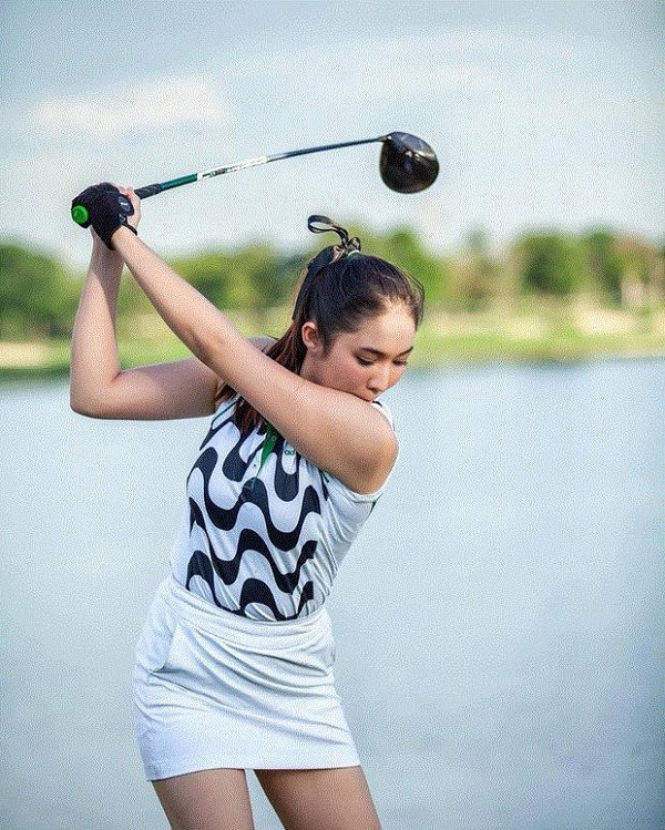  Hotgirl của làng golf Thái Lan coi môn thể thao này là niềm đam mê bất tận, mang lại cảm hứng cho cô trong cuộc sống.