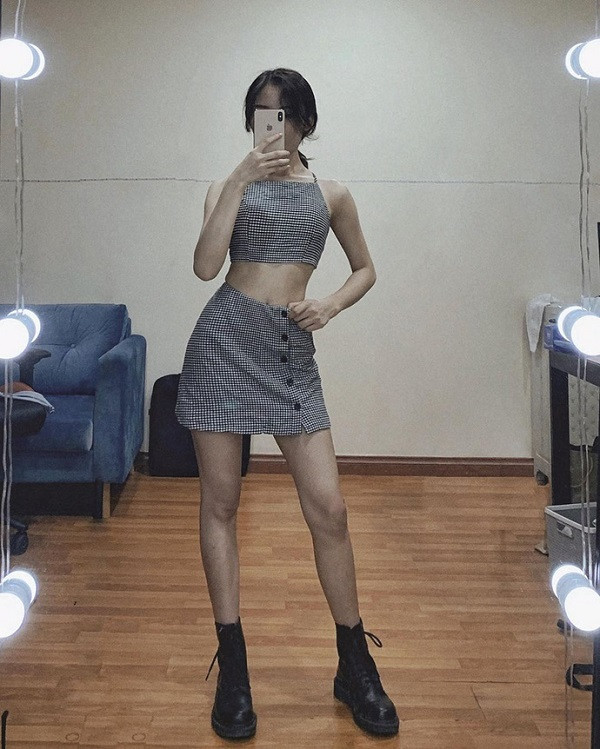 Thân hình nuột nà chuẩn "siêu mẫu" thế này ai mà không mê mẩn.