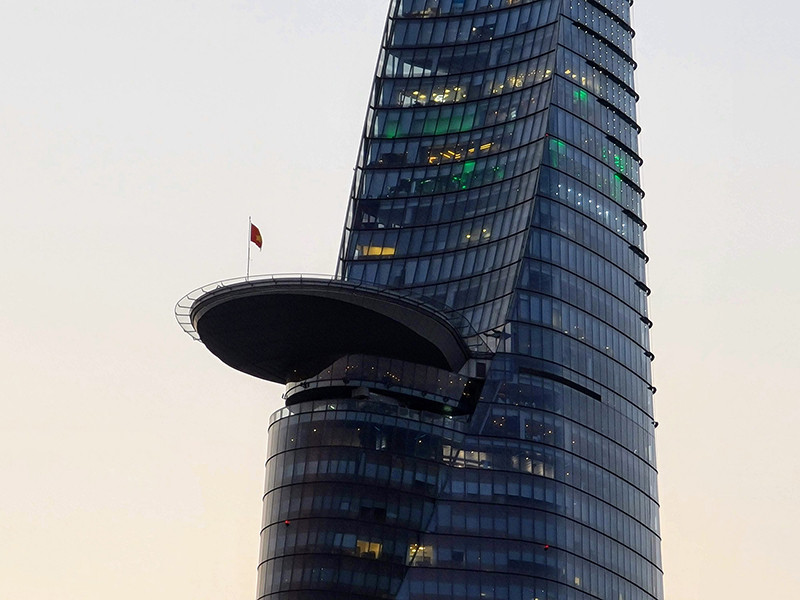 S20 Ultra chụp ở mức zoom 100X các vùng xám, tối, và màu sắc xử lý rất mượt mà, chi tiết tốt. (Ảnh: Nguyễn Phúc Lộc)