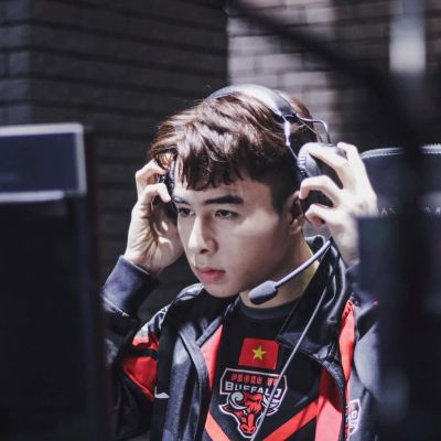 Tuy nhiên, theo nhiều dự đoán Zeros không thể nhận mức lương thấp hơn ở đội tuyển cũ, do đó mức thu nhập từ lương khoảng 300 triệu đồng trong 6 tháng qua.