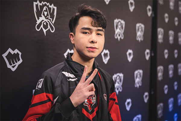 Ở thời điểm GAM Esports đưa Zeros về, mức lương mà siêu sao này nhận được là 50 triệu đồng/tháng, cộng thêm 20 triệu đồng/tháng nếu GAM vô địch giải đấu VCS.