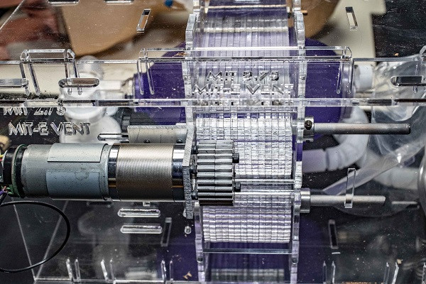 Nhóm nghiên cứu tuyên bố chia sẻ miễn phí tài liệu về sản xuất máy. Tuy nhiên, đây không phải thiết bị mà một người nghiệp dư có thể tự làm tại nhà.