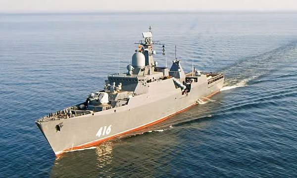 Về số lượng thủy thủ đoàn, trong khi 2 tàu cũ cần tới hơn 100 người vận hành thì 2 tàu mới sẽ chỉ cần 84 người. Điều này cho thấy, Gepard 3.9 cải tiến sẽ được nâng cao tính tự động hóa cho phép giảm số lượng thủy thủ dù kích cỡ tàu có lớn hơn.