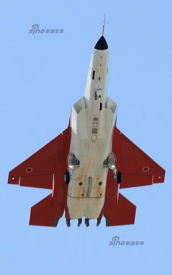 X-2 là thành quả tuyệt vời của hàng nghìn kỹ sư, công nhân thuộc MHI và 220 công ty nằm dưới sự điều hành, hướng dẫn từ Cơ quan Mua sắm, Hậu cần và Công nghệ Nhật (ATLA).