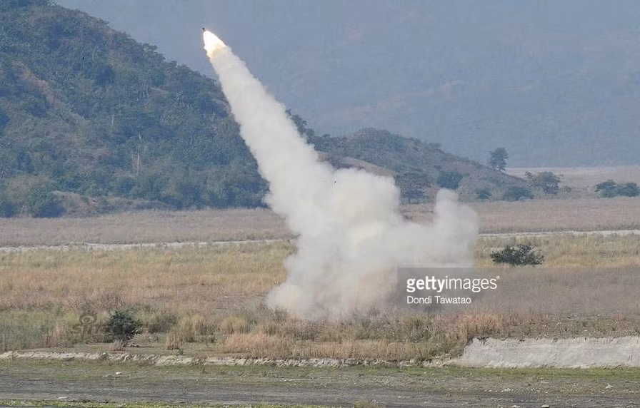 Bệ phóng có thể triển khai tên lửa đạn đạo chiến thuật - chiến dịch MGM-140 ATACMS.