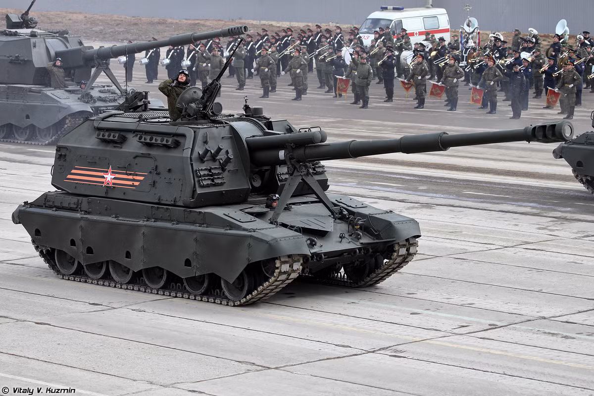 Lựu pháo tự hành tầm xa 2S19M2 Msta-S.