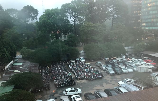 Qua kiểm tra, Thanh tra Chính phủ nhận thấy: Khu đất số 8-12 đường Lê Duẩn có lợi thế đặc biệt về thương mại do có 3 mặt tiền tiếp giáp các tuyến đường trung tâm quận 1 (đường Lê Duẩn, đường Hai Bà Trưng và đường Nguyễn Văn Chiêm) và gần kề Dinh Độc Lập, Nhà thờ Đức Bà. Ảnh: Tiền Phong.