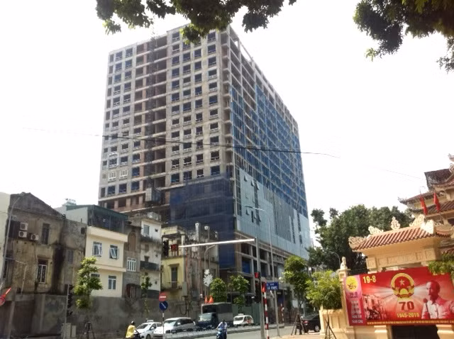 Danh tính 8 cán bộ thanh tra xây dựng bị đề xuất kỷ luật trong dự án 8B Lê Trực