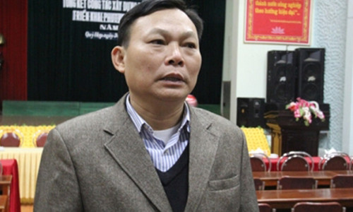 3. Nghệ An: Xã có 12 cán bộ là anh em với Bí thư và Chủ tịch Ngày 5/1, bà Võ Thị Minh Sinh, Bí thư Huyện ủy Quỳ Hợp (Nghệ An), cho biết đang chỉ đạo Ban Tổ chức Huyện ủy và Phòng Nội vụ huyện kiểm tra việc tại xã Hạ Sơn có 12 người là anh em ruột, họ hàng với Bí thư Đảng ủy và Chủ tịch UBND xã được bố trí giữ các chức danh quan trọng trong đảng, chính quyền và đoàn thể.