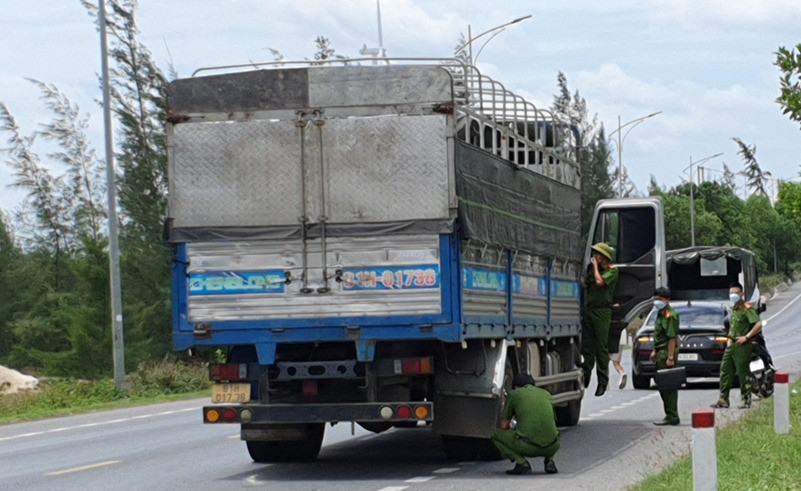 Người đàn ông tử vong bất thường trong cabin xe tải ở Quảng Bình Nguoi dan ong tu vong bat thuong trong cabin xe tai o Quang Binh
