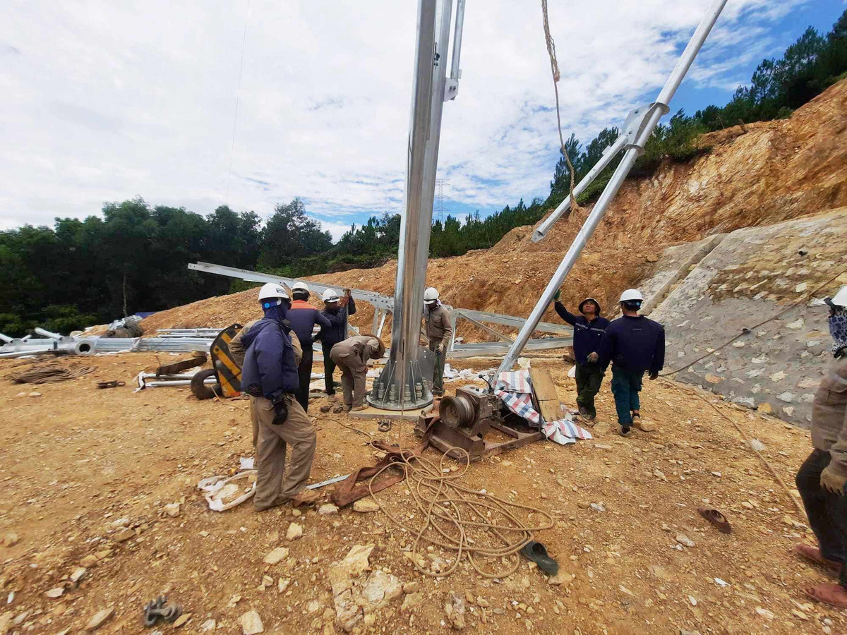 Dự án đường dây 500 kV mạch 3 từ Quảng Trạch (Quảng Bình) đến Phố Nối (Hưng Yên) dài khoảng 519 km, có tổng mức đầu tư trên 22 nghìn tỷ đồng. Khi hoàn thành sẽ đảm bảo truyền tải trên 20 tỷ kWh điện mỗi năm, đáp ứng thêm nhu cầu điện năng để phục vụ phát triển kinh tế cho miền Bắc.