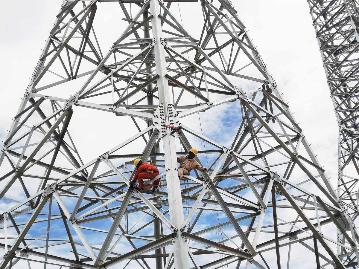 Dù gặp một số khó khăn, vướng mắc trong công tác giải phóng mặt bằng. Tuy nhiên, với sự vào cuộc của cả hệ thống chính trị và được sự đồng thuận, ủng hộ của người dân, hiện Hà Tĩnh đã hoàn tất công tác giải phóng mặt bằng. 