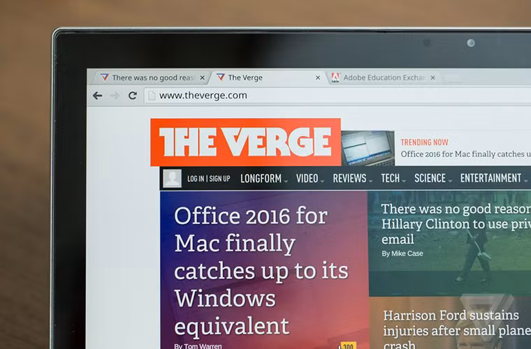 Google trang bị cho laptop mới công nghệ màn hình Content Adoptive Backlight, giúp tự động tinh chỉnh độ sáng theo nội dung đang hiển thị.