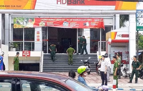 Diem danh loat vu cuop ngan hang dang so nhu trong phim