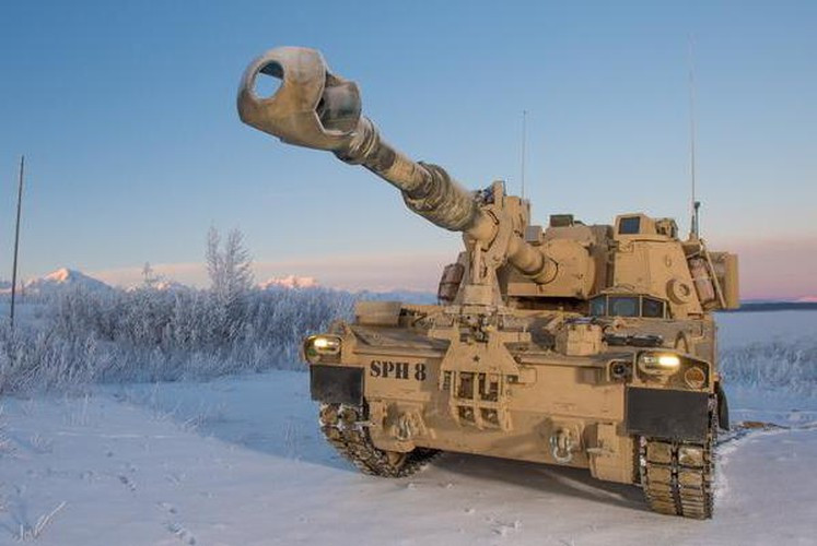 Những cỗ pháo M109A7 sử dụng khung gầm của xe chiến đấu bộ binh Bradley, nhưng được trang bị động cơ diesel tăng áp 675 mã lực, thay vì động cơ 440 mã lực tiêu chuẩn trước đây. Việc trang bị động cơ mới mạnh mẽ hơn sẽ giúp tăng cường động cơ của pháo trong cả huấn luyện lẫn chiến đấu.