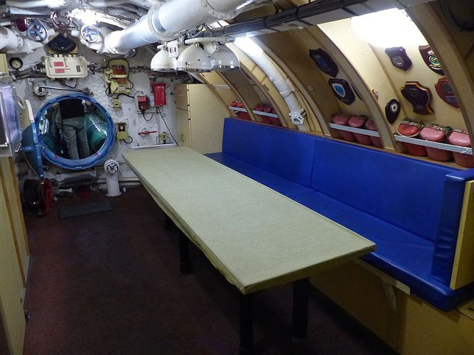 Ngay đằng sau phòng ngư lôi là khoang nghỉ ngơi cho binh sĩ. Nguồn ảnh: Wikipedia