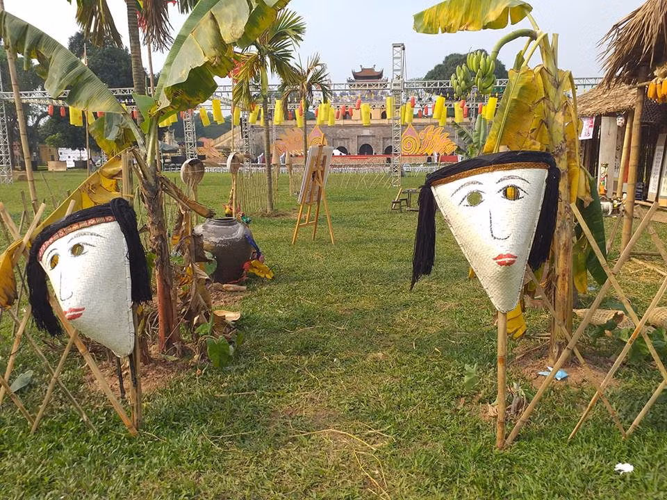 Cách bày trí sơ sài cũng khiến người tham quan không mấy hào hứng.