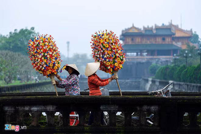 Hinh anh doc dao ve lang hoa giay lau doi o Hue-Hinh-7