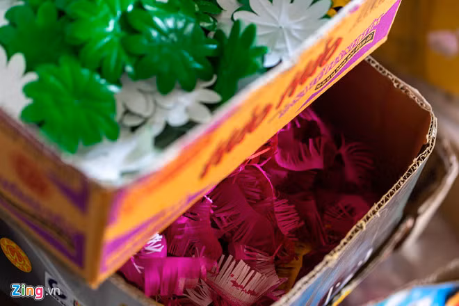 Hinh anh doc dao ve lang hoa giay lau doi o Hue-Hinh-16