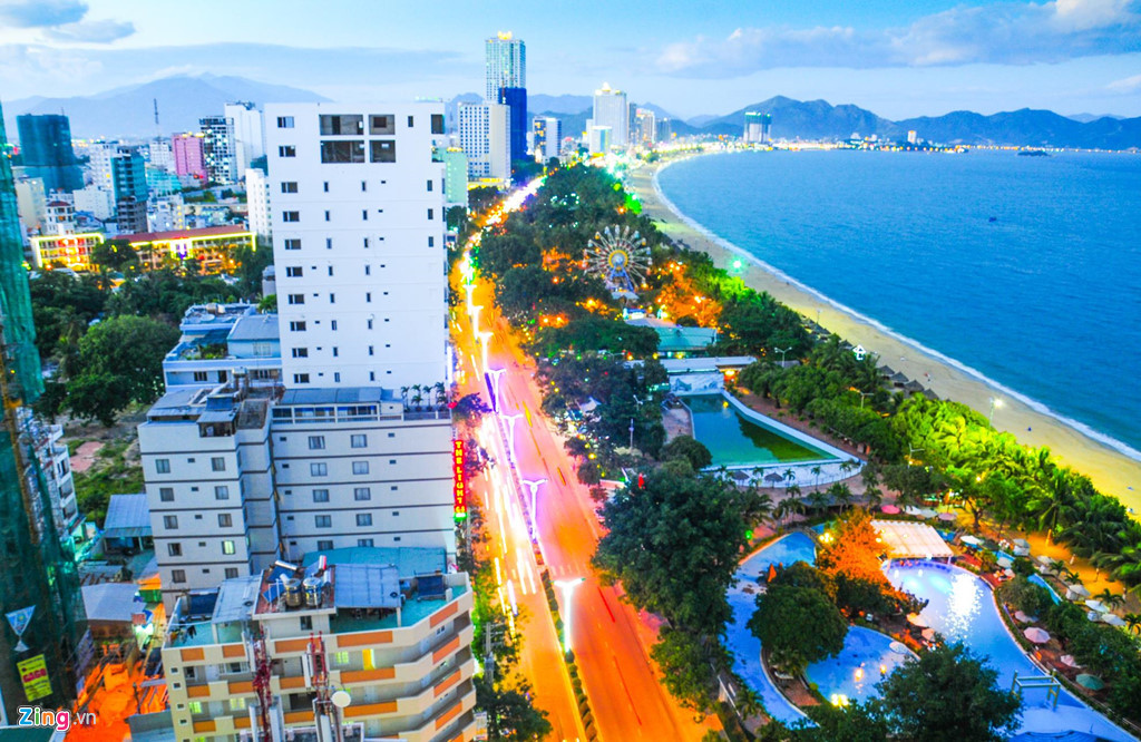 Để khắc phục tình trạng này, Khánh Hòa nên mạnh dạn cho điều chỉnh lại dựa trên hiện trạng đang có. Trong điều chỉnh ghi nhận những công trình xây sai phép như hiện trạng, tìm giải pháp mới.