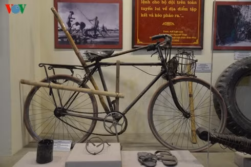 Chiếc xe đạp thồ, vốn chỉ là chiếc xe đạp thông thường được thêm các thanh tre, thanh gỗ để có thể vận chuyển hàng tải trọng lớn. Dân công Ma Văn Thắng đã dùng chiếc xe này chở bình quân 337kg gạo/1 chuyến phục vụ Chiến dịch Điện Biên Phủ 