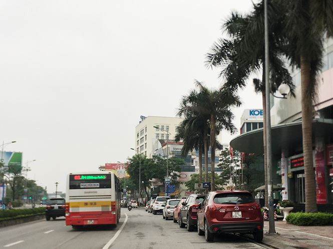 Theo thống kê của Công an Quận Long Biên, từ tháng 3/2018 đến 3/2019, thông qua hệ thống camera an ninh, quận đã xử lý 231 vụ lấn chiếm vỉa hè, lòng lề đường; 728 vụ dừng đỗ xe sai quy định; 25 vụ đổ rác, phế thải không đúng nơi quy định; đồng thời nhắc nhở người dân 2.139 lượt. Tổng số tiền phạt lên tới hơn 365 triệu đồng