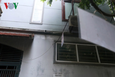 Tại khu vực treo hình cũng có 1 camera ghi lại hình ảnh vi phạm 24/24.