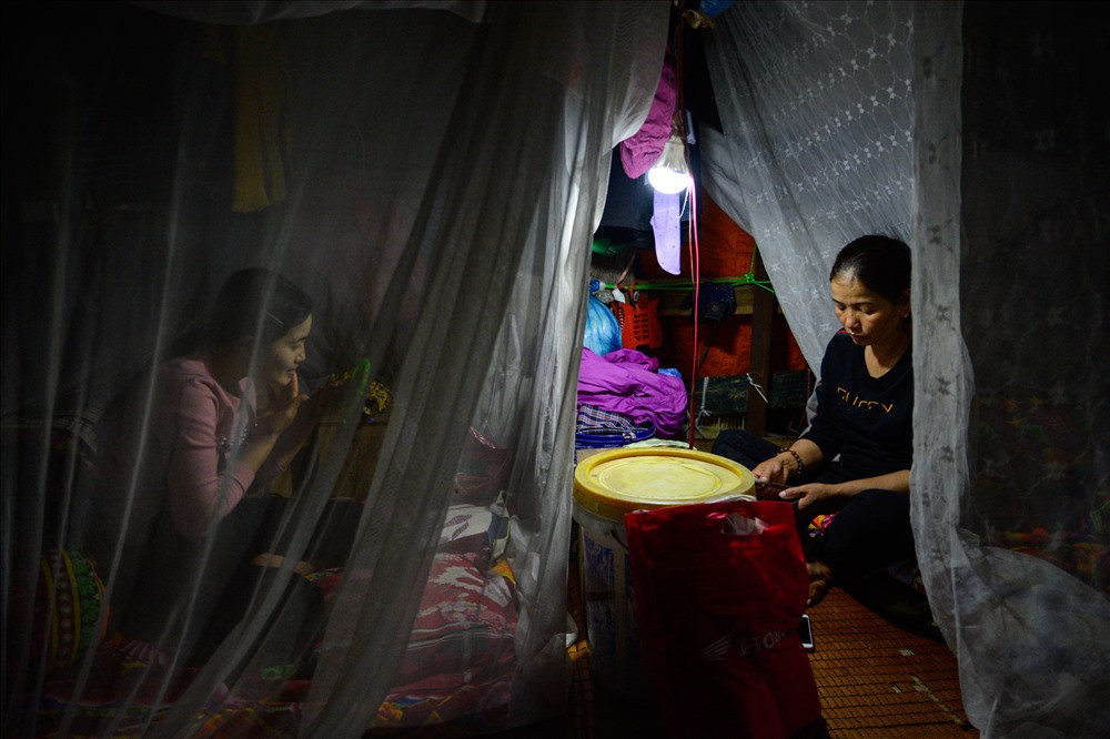 Cuoc song tren thuyen cua nguoi lao dong nhap cu tai Ha Noi-Hinh-9