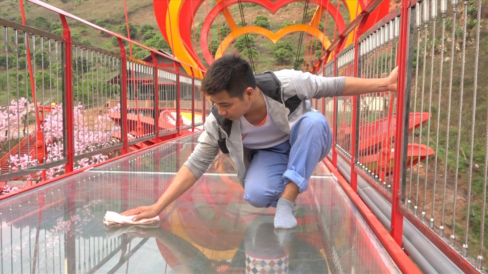 Mặt kính cường lực tích hợp công nghệ hiện đại sẽ tạo trải nghiệm mới lạ cho khách tham quan.