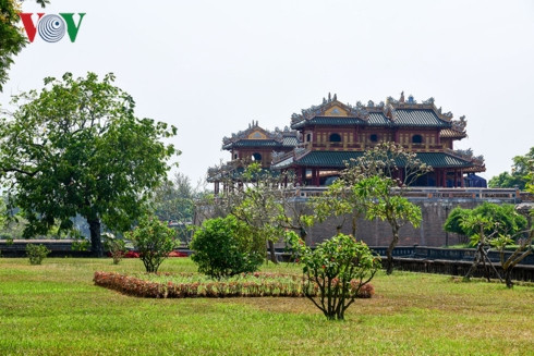 Khu vực Đại Nội Huế cũng vắng hơn ngày thường do thời tiết.