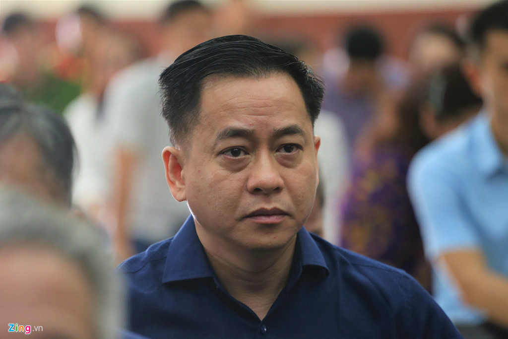 Trước đó, vào ngày 20/12/2018, TAND TP.HCM tuyên phạt Vũ "nhôm" 17 năm tù vì tội Lạm dụng chức vụ, quyền hạn chiếm đoạt tài sản. Vũ bị cáo buộc chiếm đoạt hơn 203 tỷ đồng (cả tiền lãi) của Ngân hàng Đông Á - DAB.