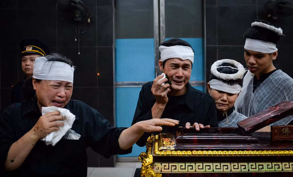 Dong nghiep, lai xe om, nguoi chua quen den vinh biet nu lao cong-Hinh-7