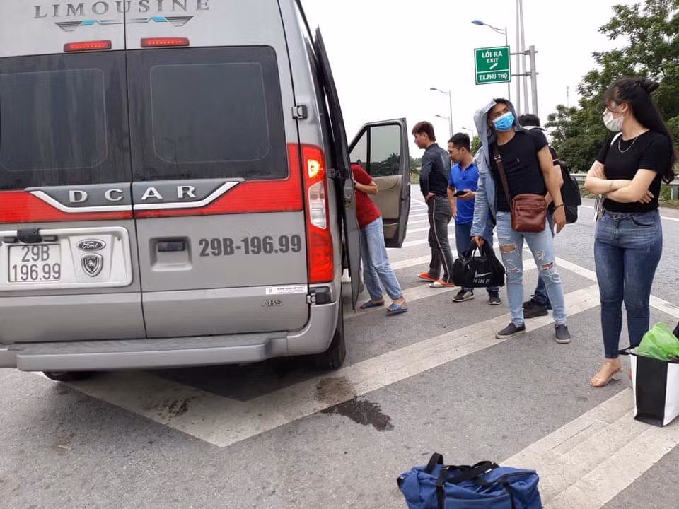 Tiet lo danh tinh chu xe “du” duoi khach giua duong-Hinh-2