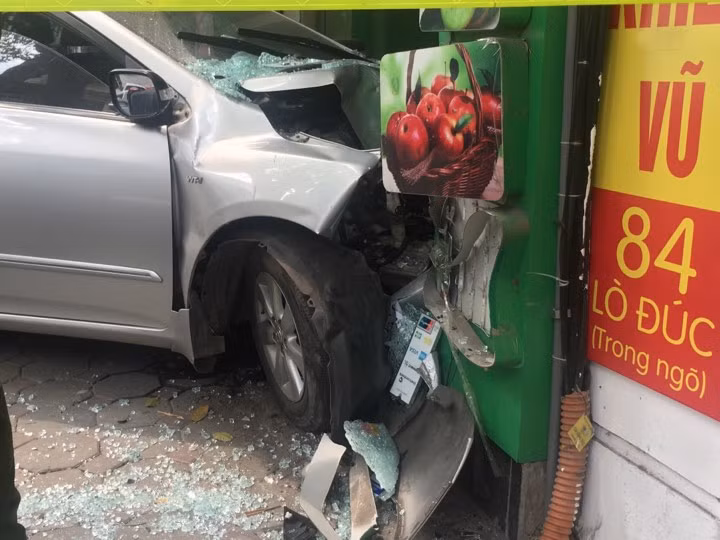 Hiện nguyên nhân vụ việc đang được làm rõ.