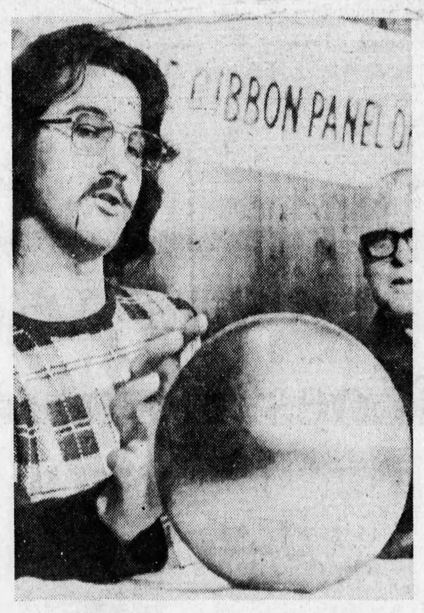 Theo lời kể của gia đình Betz, quả cầu có màu trắng, đường kính 20 cm, nhẵn bóng và có một biểu tượng hình tam giác.