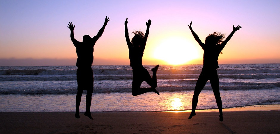 Trong khi đó, Cathryn Moe, nhà chiêm tinh kỳ cựu ở Hawaii, Mỹ nhận định năm 2023 sẽ “mang đến một làn sóng bình yên”, sự tự tin và thoải mái cho nhiều người.