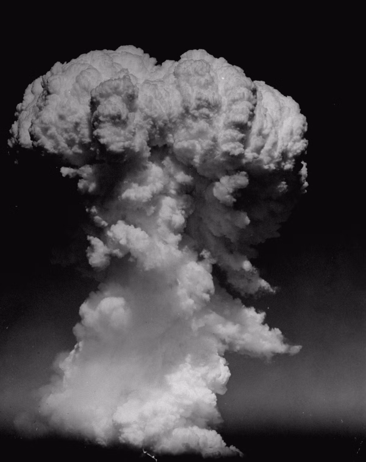 Một trong những lý do khiến dự án bị hủy bỏ được cho là vì giới chức Anh lo ngại phóng xạ từ vụ nổ có thể lan rộng và ảnh hưởng tới nước này. Đồng thời, Anh quan ngại những vấn đề chính trị có thể bùng phát khi nước này chôn mìn hạt nhân trên lãnh thổ quốc gia khác.