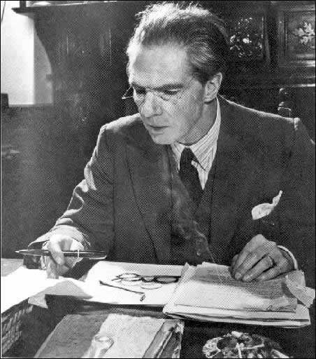 Tiên đoán này được ông Archibald đưa ra vào năm 1923. Theo ông, điện thoại trong tương lai còn có thể ghi chú được thông tin hoặc đọc được một cuốn sách dù cách xa người gửi hàng kilomet.